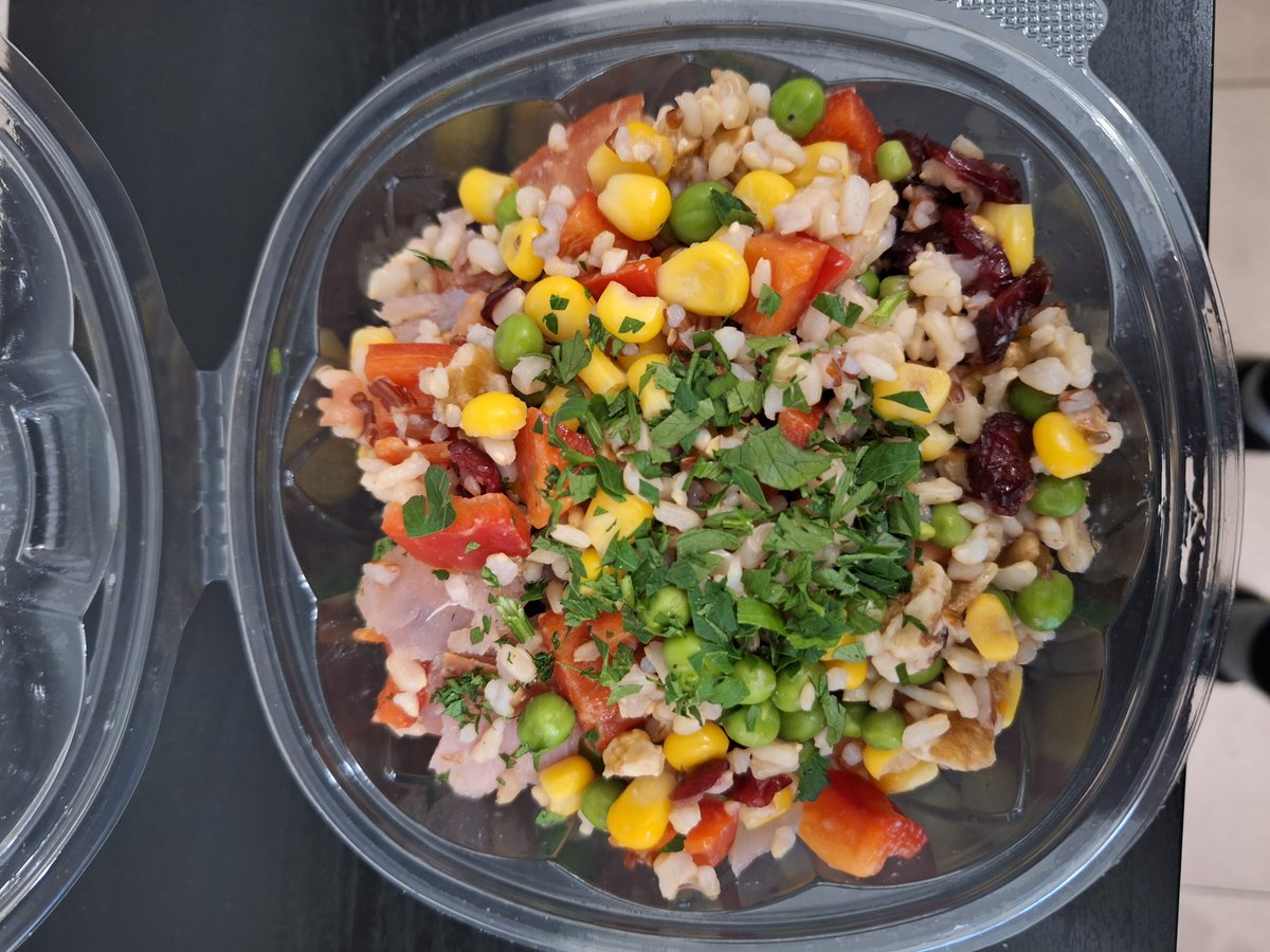 Salata sa dimljenom tunjevinom