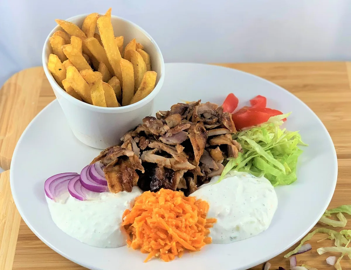 Gyros tál + 0,33l üdítő