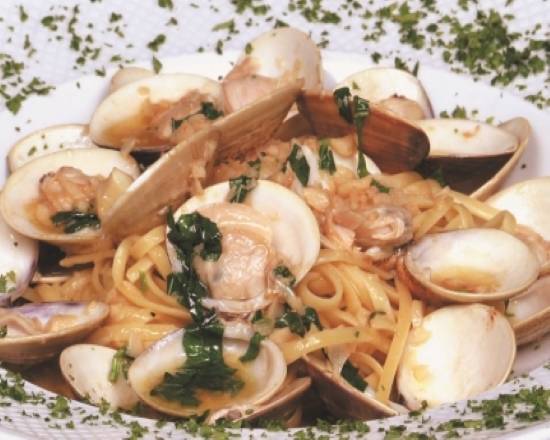 Linguine with Fresh Clam Sauce