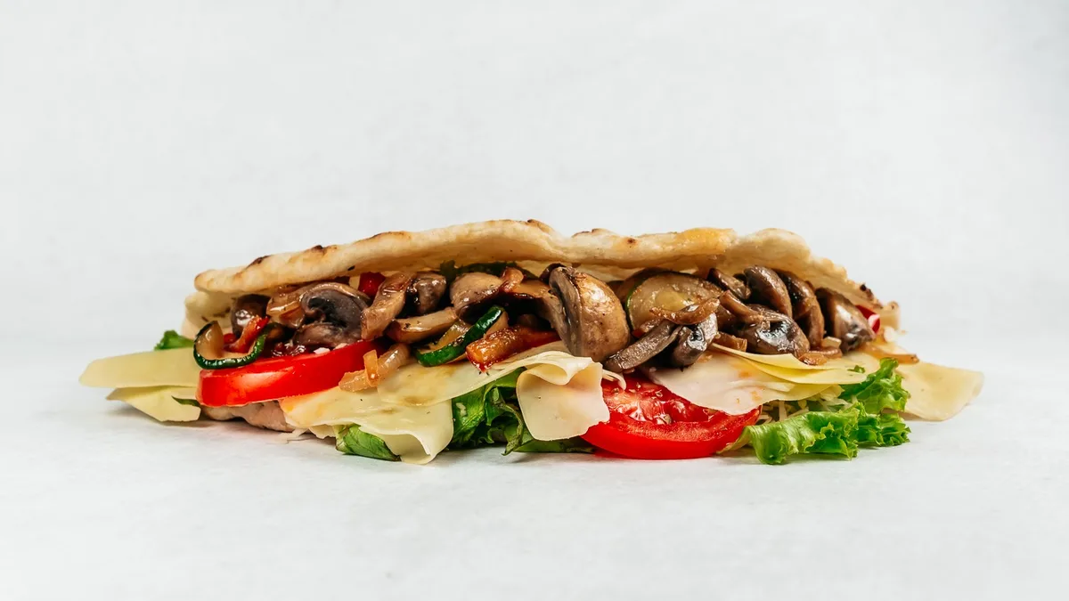 Pizza sendvič grill povrće