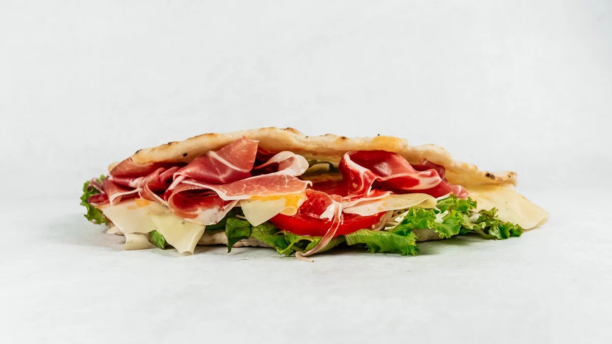 Pizza sendvič pršut-sir