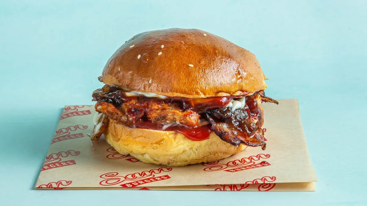 Sam Chicken Cheeseburger