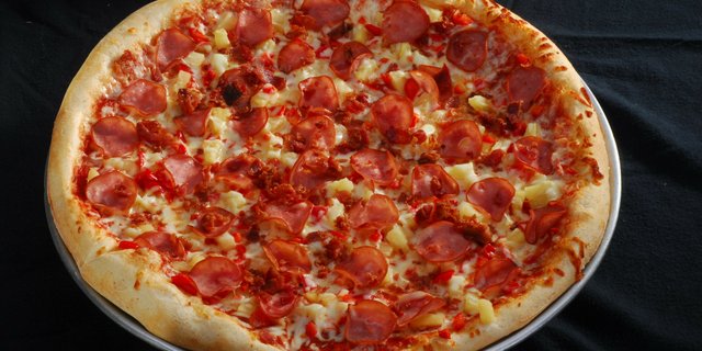 Hawaiian Luau Pizza
