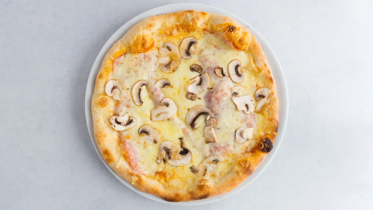 Capricciosa pizza 32cm