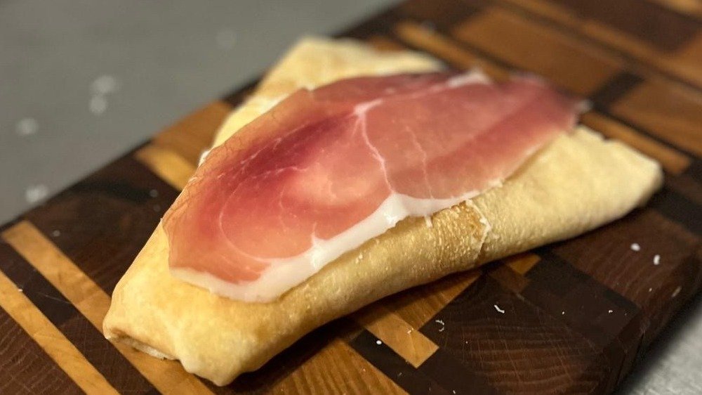 Slana palačinka pršuta