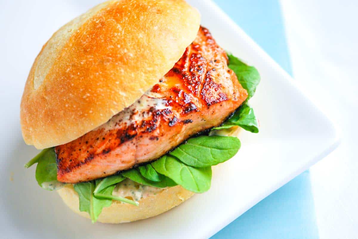 Hamburguesa Tandoori Salmon + Papas