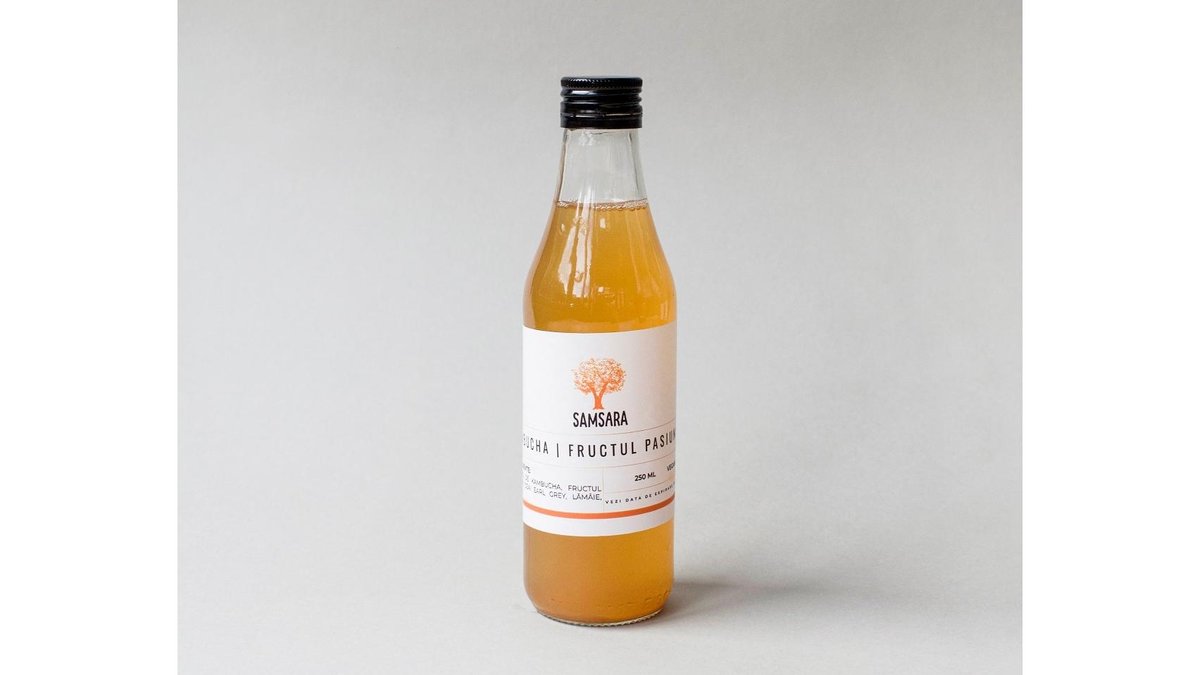 Kombucha cu fructul pasiunii