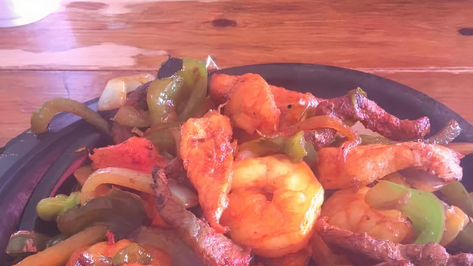 Fajita Shrimp Salad
