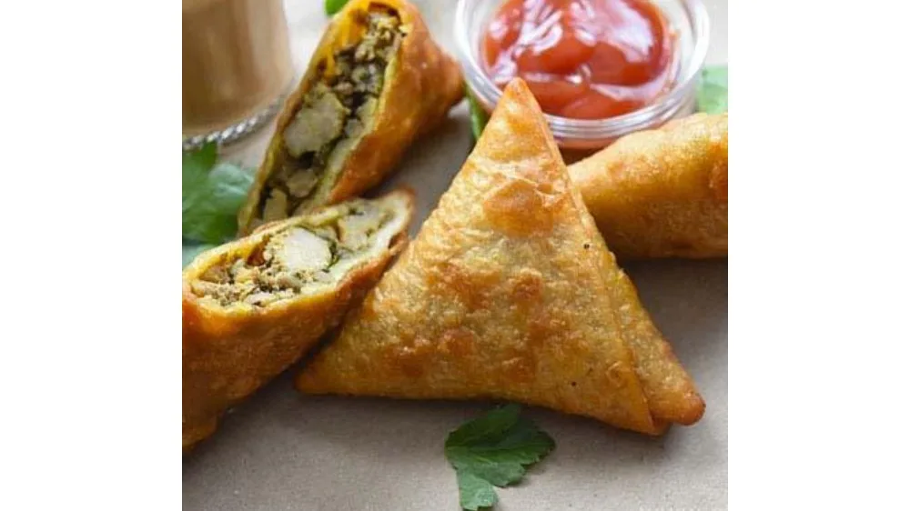 Chicken Samoa/Pyramid