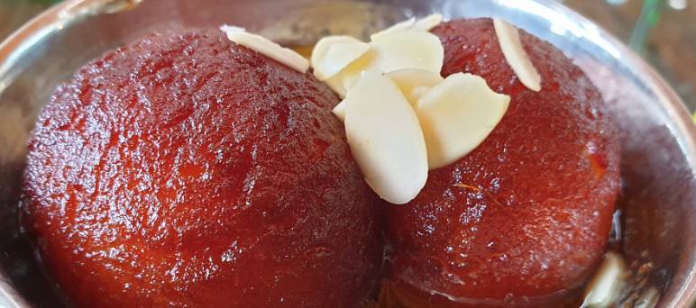 gulab jamun - 3 pcs