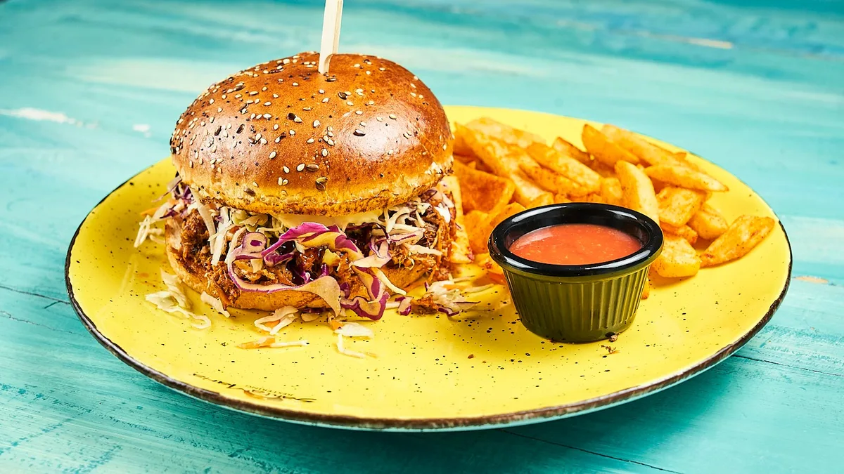 Pulled pork burger