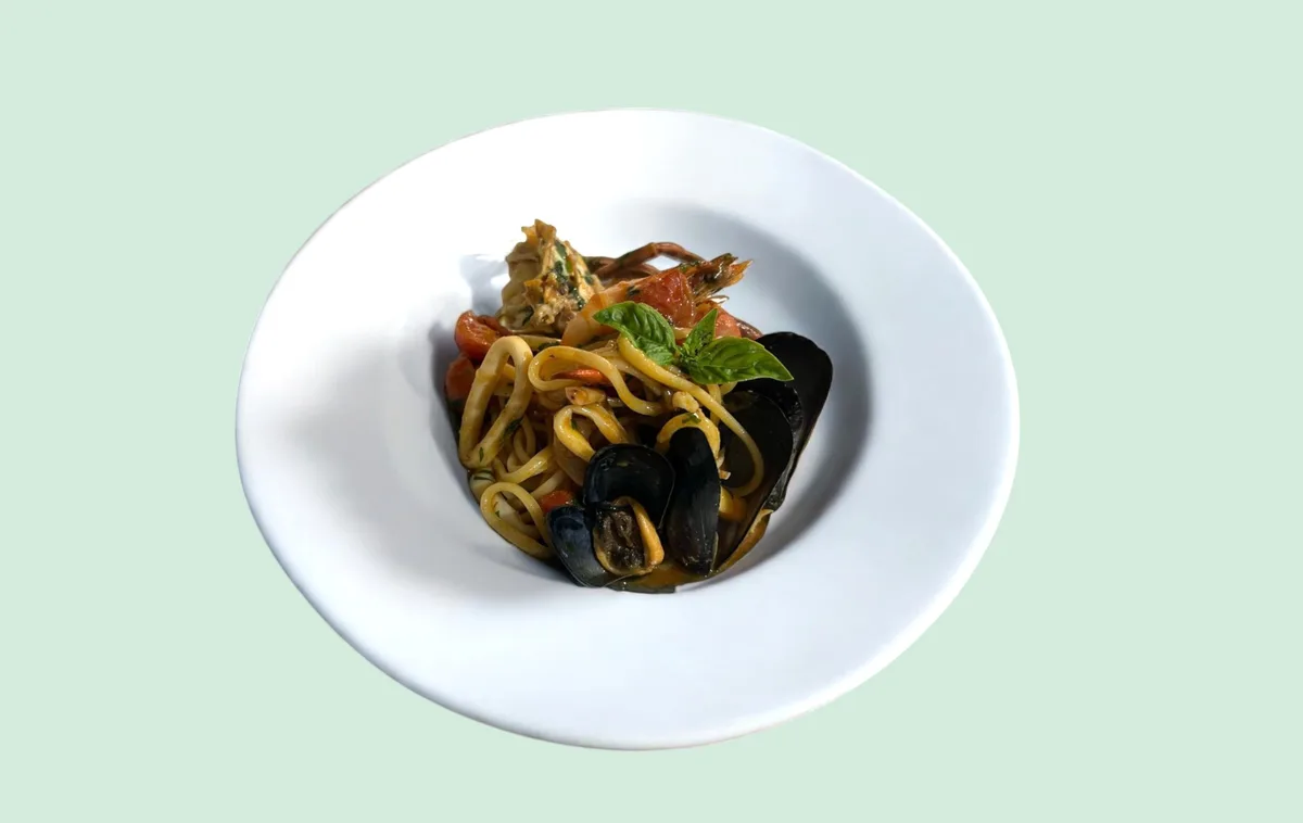 Linguine me Fruta Deti