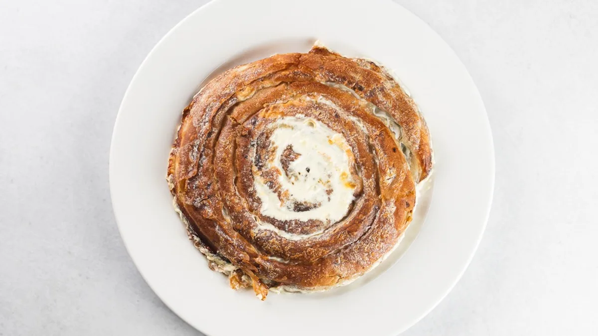 Pisan burek - z mesom in krompirjem