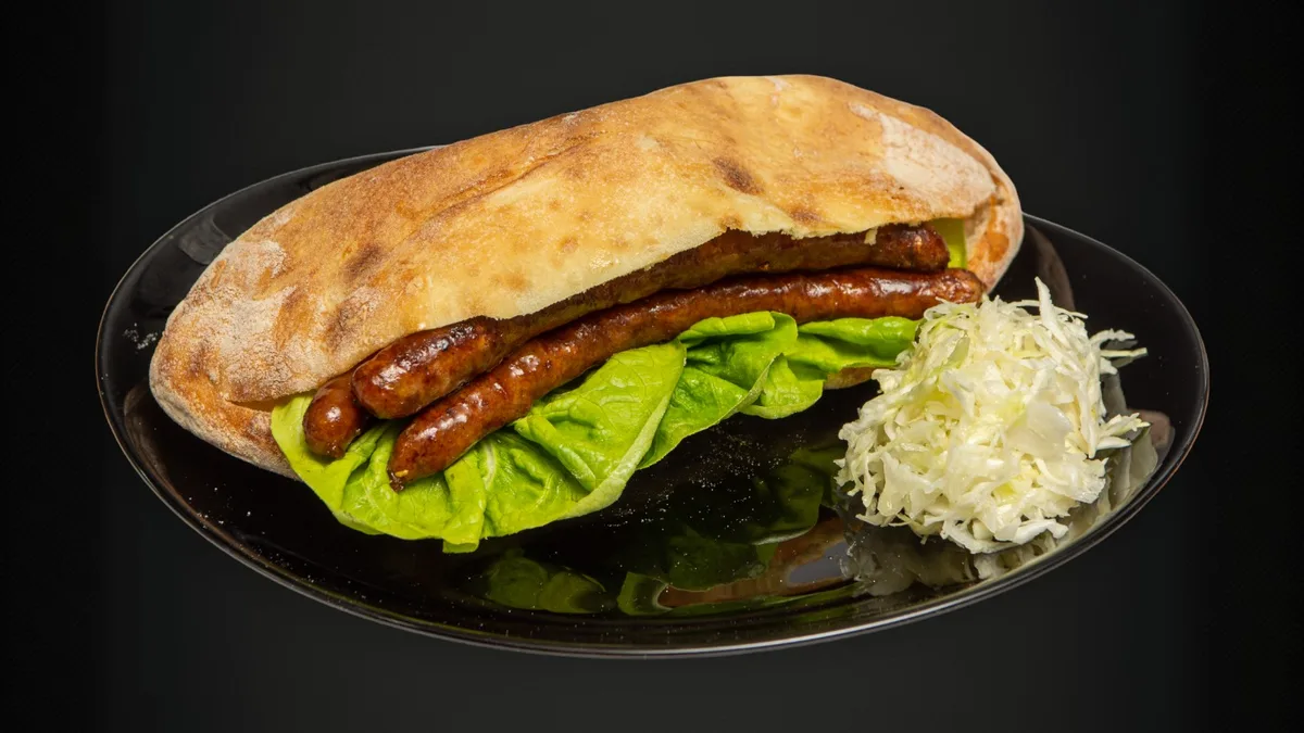 Domaća kobasica u lepinji 200g
