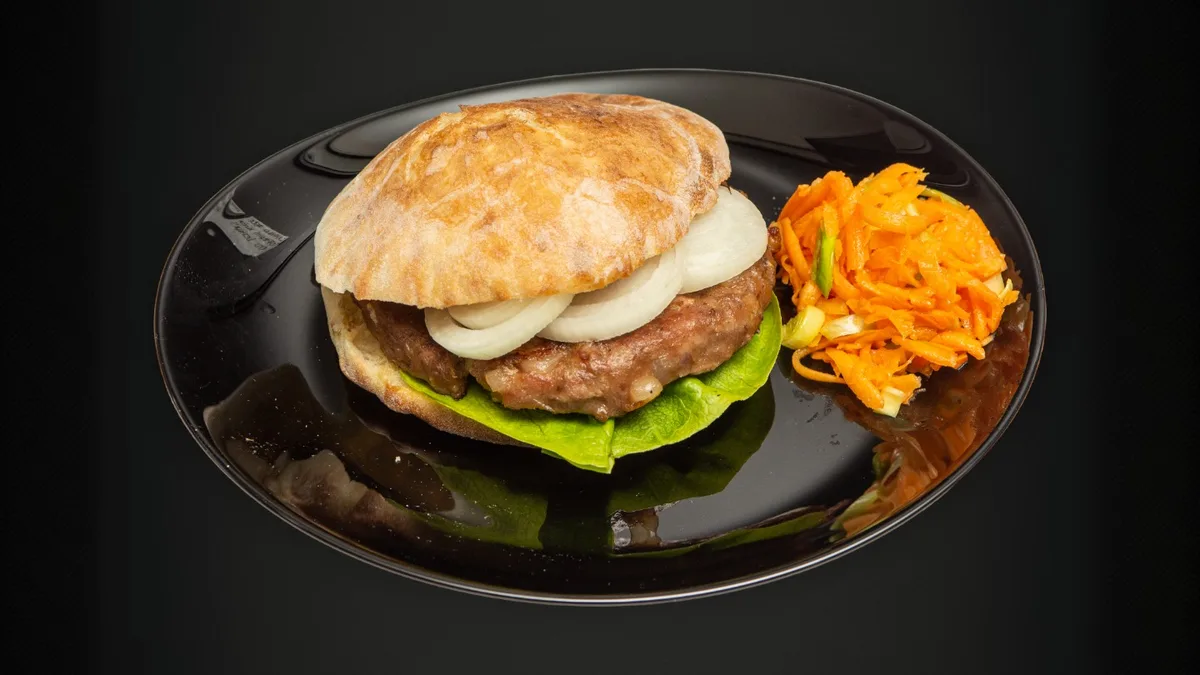 Gurmanska pljeskavica u lepinji 300g