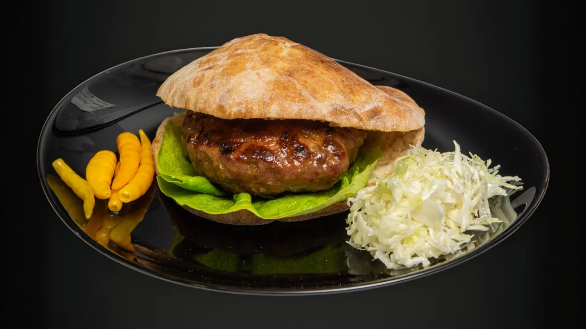 Punjena pljeskavica u lepinji  270g