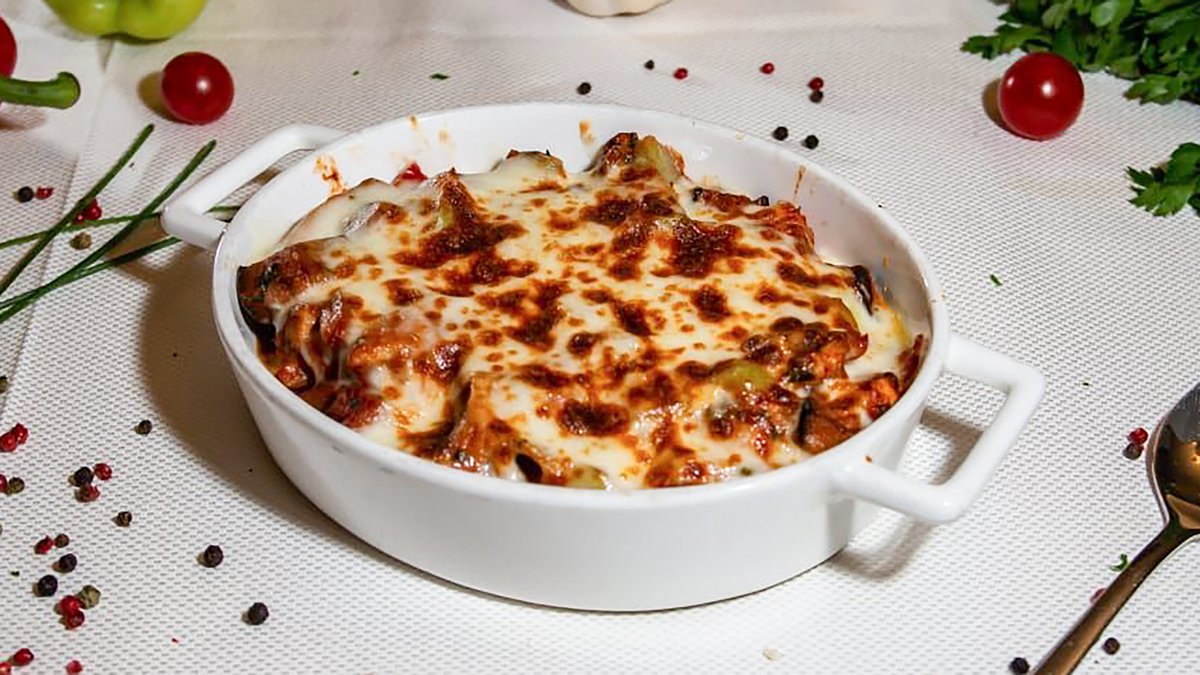 Piept de Pui cu Legume la Cuptor 400 Gr.