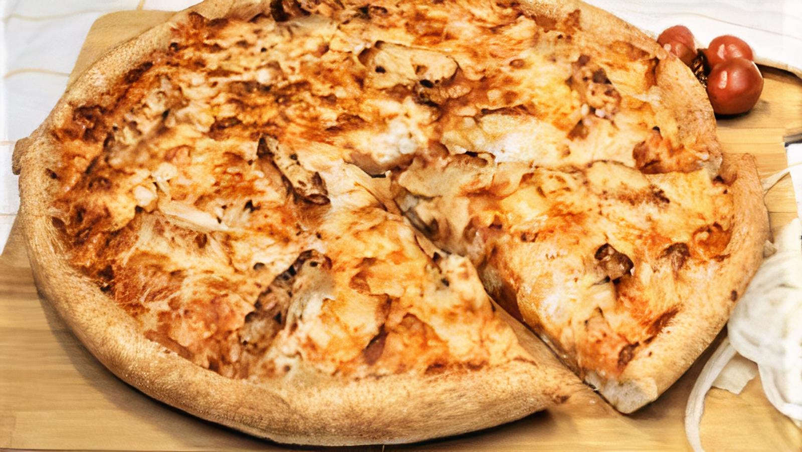 Medium Buffalo Chicken Pizza (12")