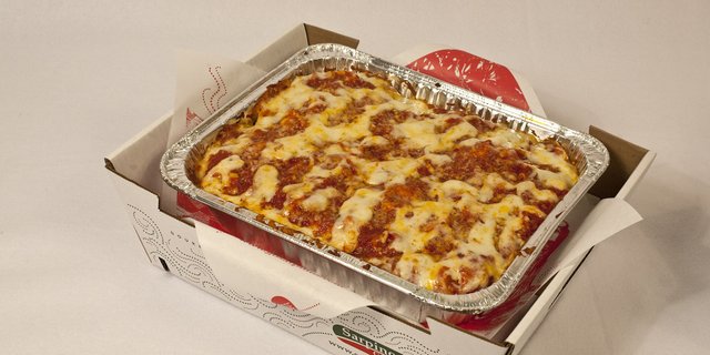 Baked Spaghetti w/ Breadsticks