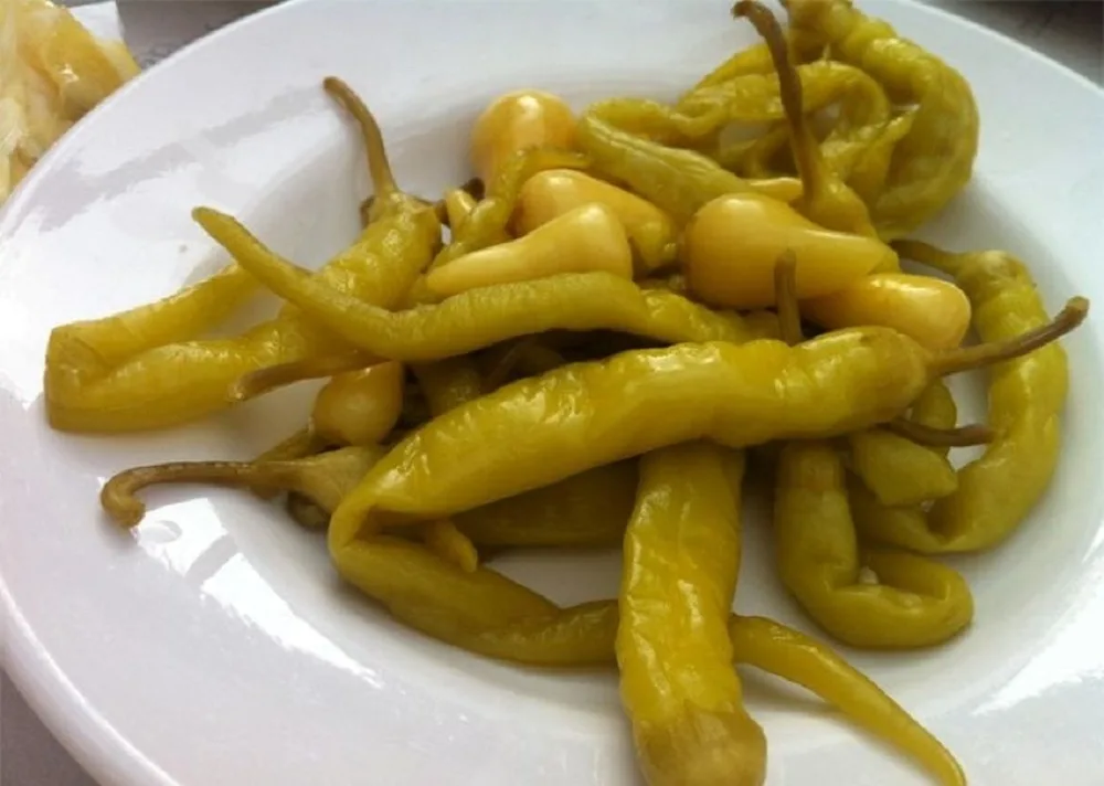 Ljuta kisela paprika 2 kom Cicak