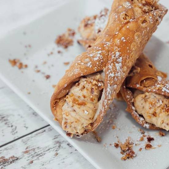 Seasonal Cannoli