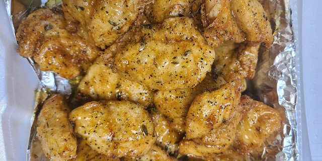 100 Boneless Wings