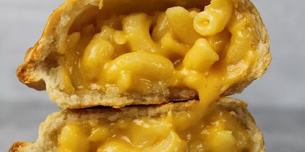 Mac N' Cheese Empanada