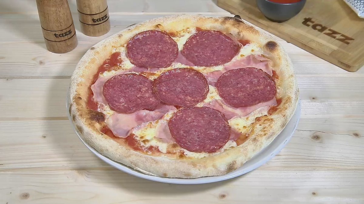 Pizza Prosciutto Salami