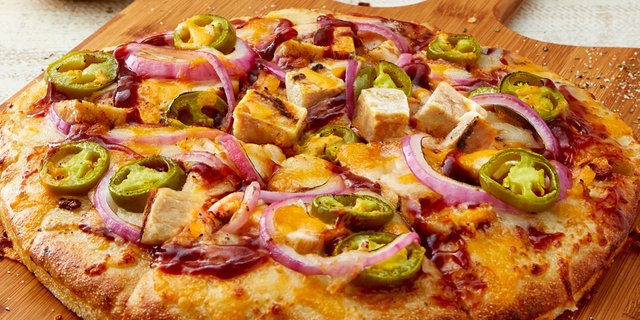 BBQ Chicken and Jalapeño Pizza Lunch Box
