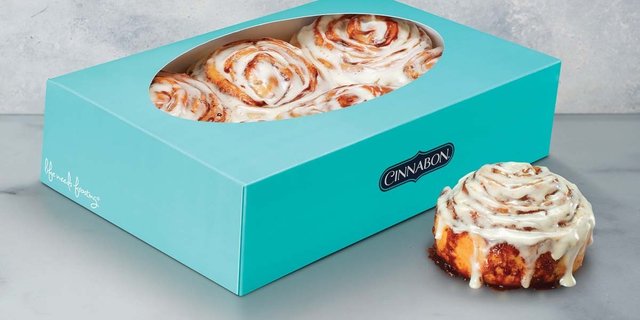 Cinnabon Classic Roll Pan