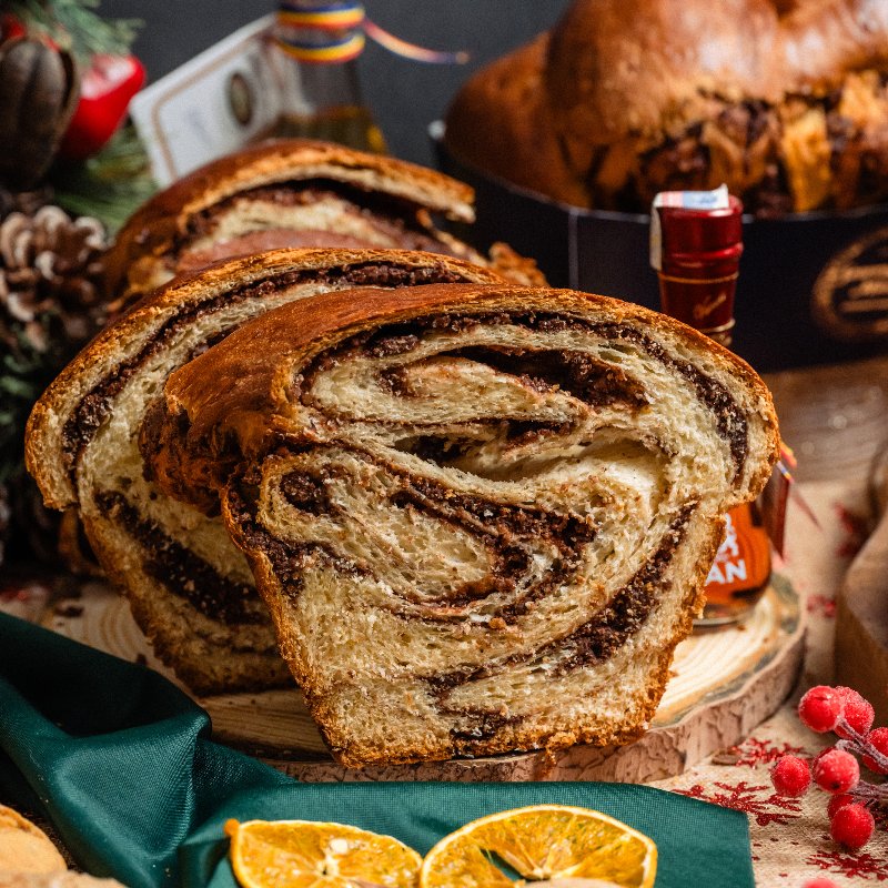 Cozonac moldovenesc cu ciocolata belgiana