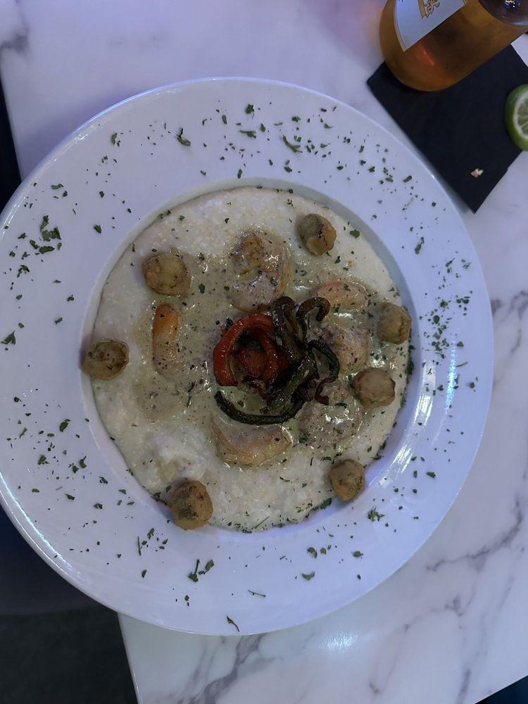 Lunch shrimp and grits