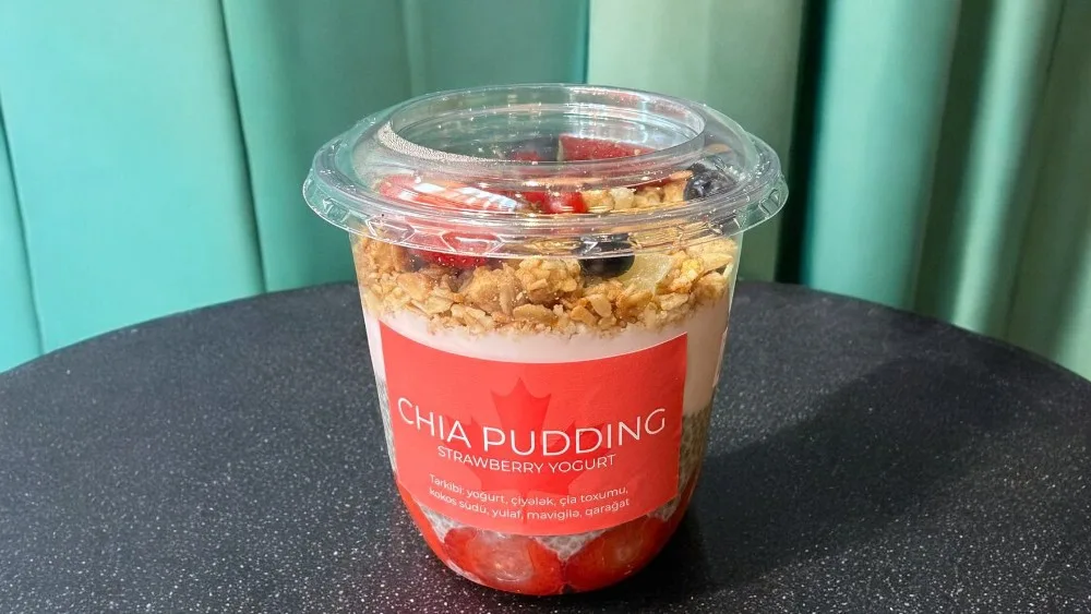 Chia Pudding Strawberry Yogurt