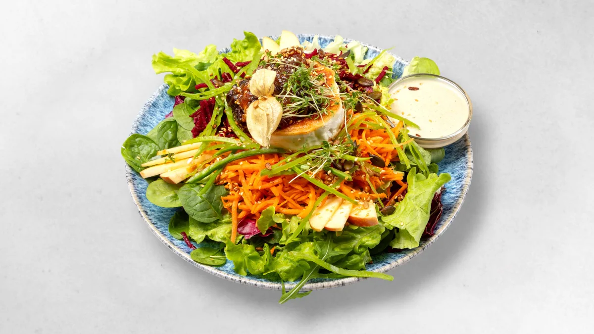 Secret Garden Salat mit Ziegenkäse