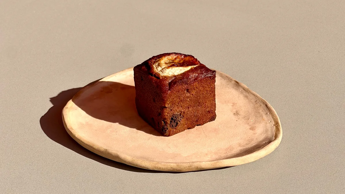 VEGAN BANANA BREAD WITH CHOCOLATE CHIP