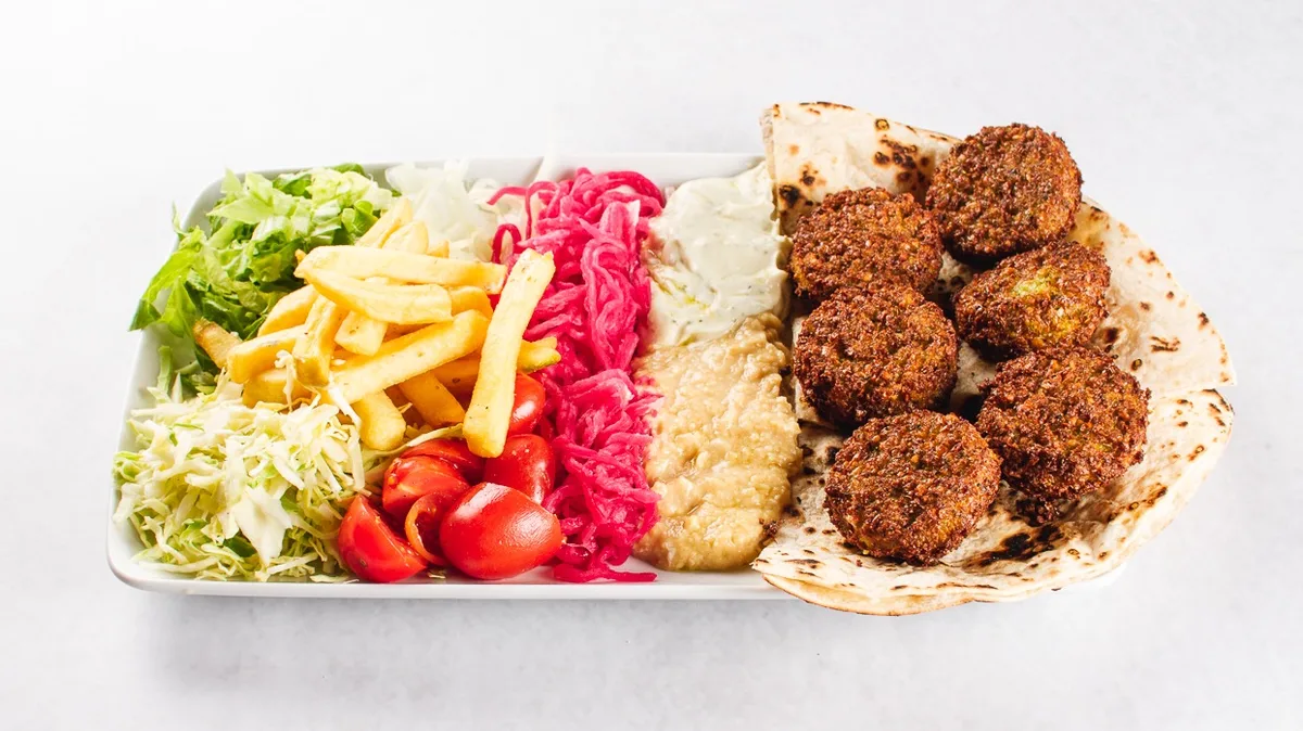 Falafel na krožniku
