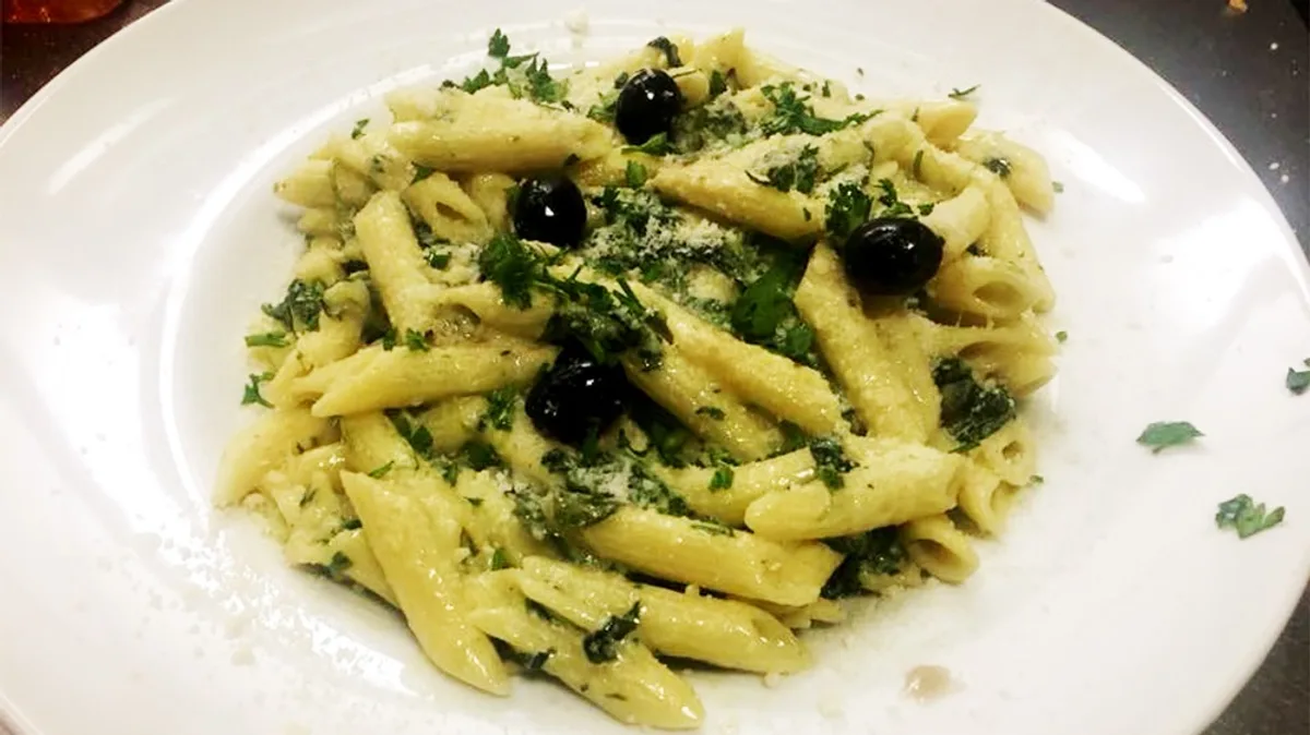 35. Spenótos és gorgonzolás penne