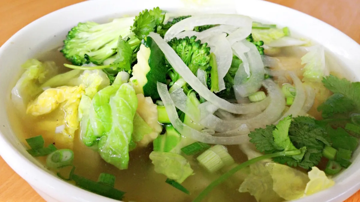 Pho leves zöldséggel (pho rau)