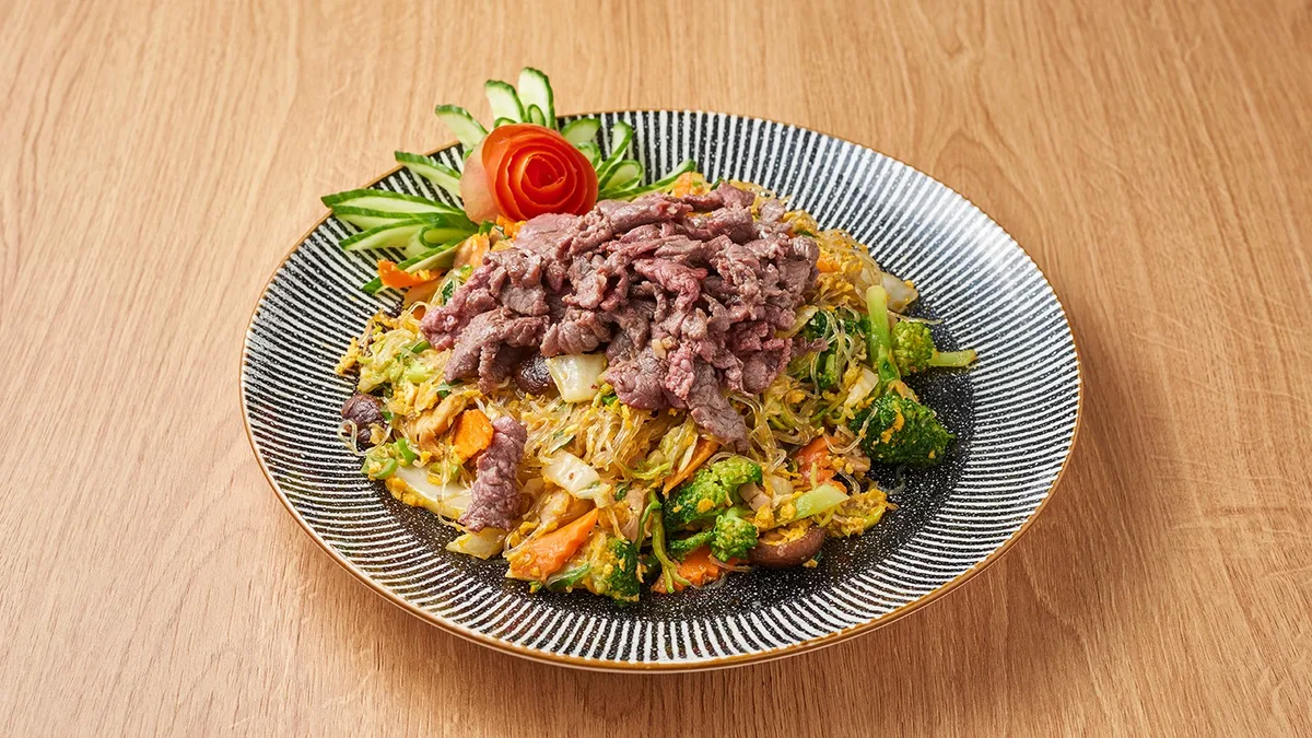 Sült üvegtészta marhahússal,zöldséggel (mien xao bo)