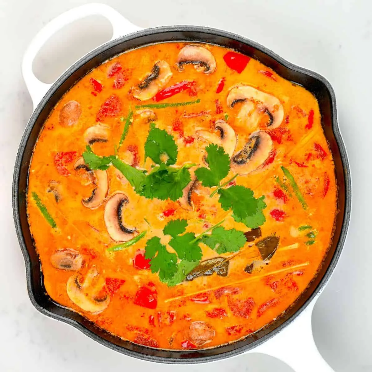 19. TOM YUM LEVES RÁKKAL ÉS ZÖLDSÉGEKKEL
