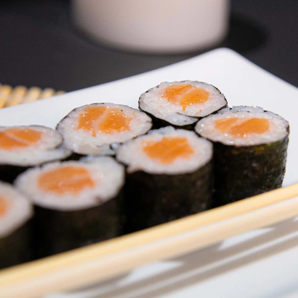 H02. Spicy Lazac maki