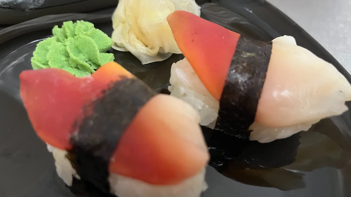 N11. Hokkigai nigiri (2 db)