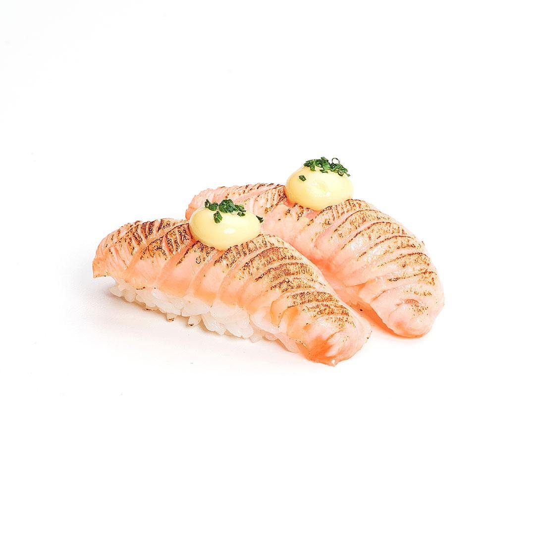 N2. Grillezett lazac nigiri (2db)