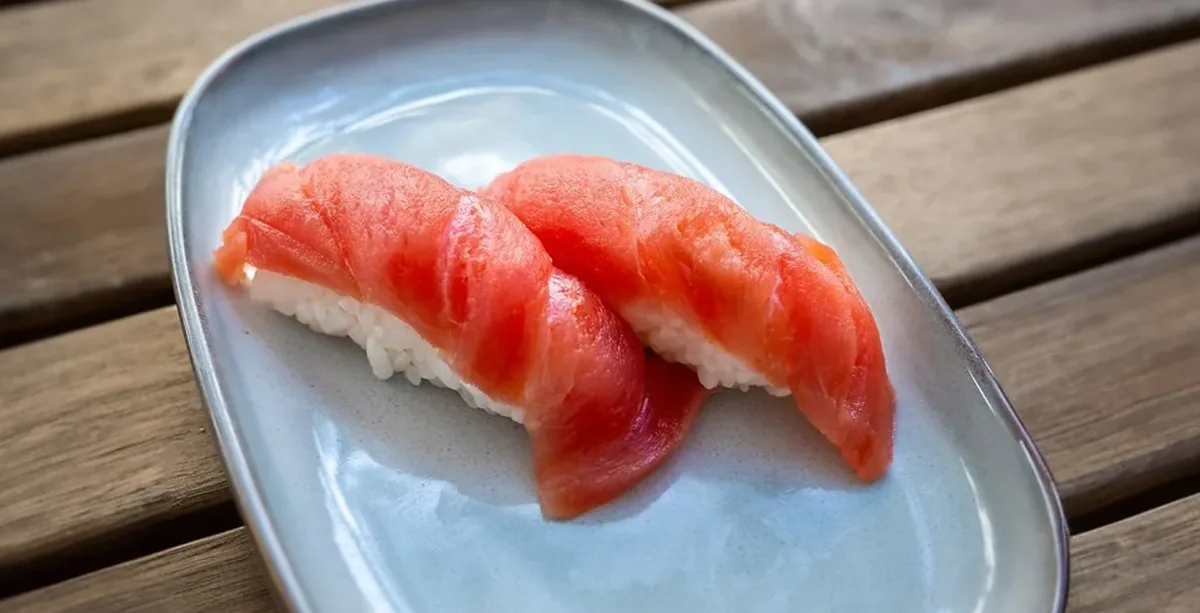 N4. Grillezett tonhal nigiri (2db)