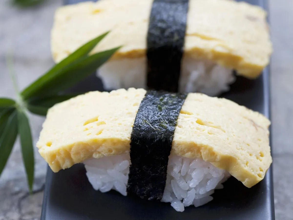 N5. Japán omlett nigiri (2db)
