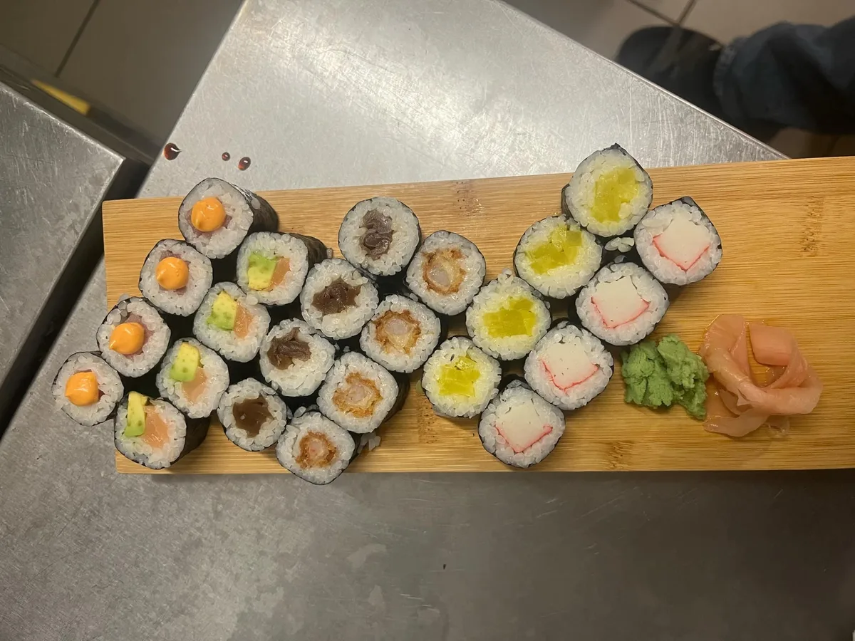SM3: Chiba maki box - 24 db
