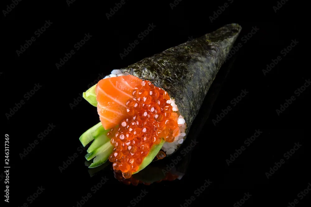 T6. Ikura temaki - salmon