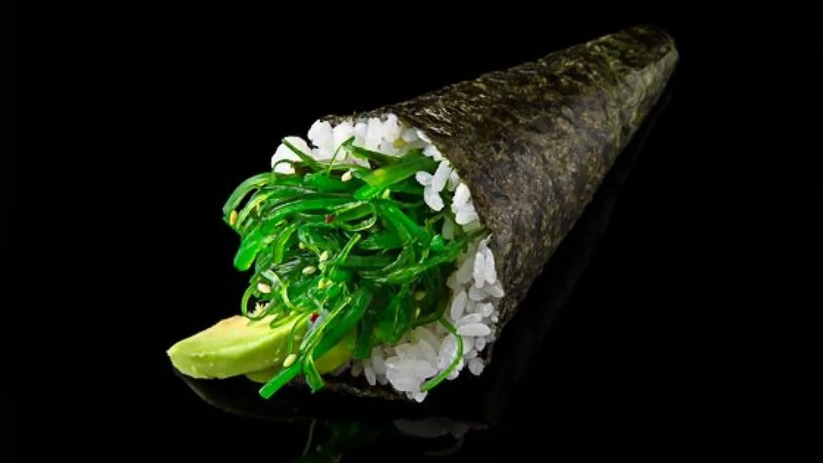 T7. Alga-Avokádó temaki