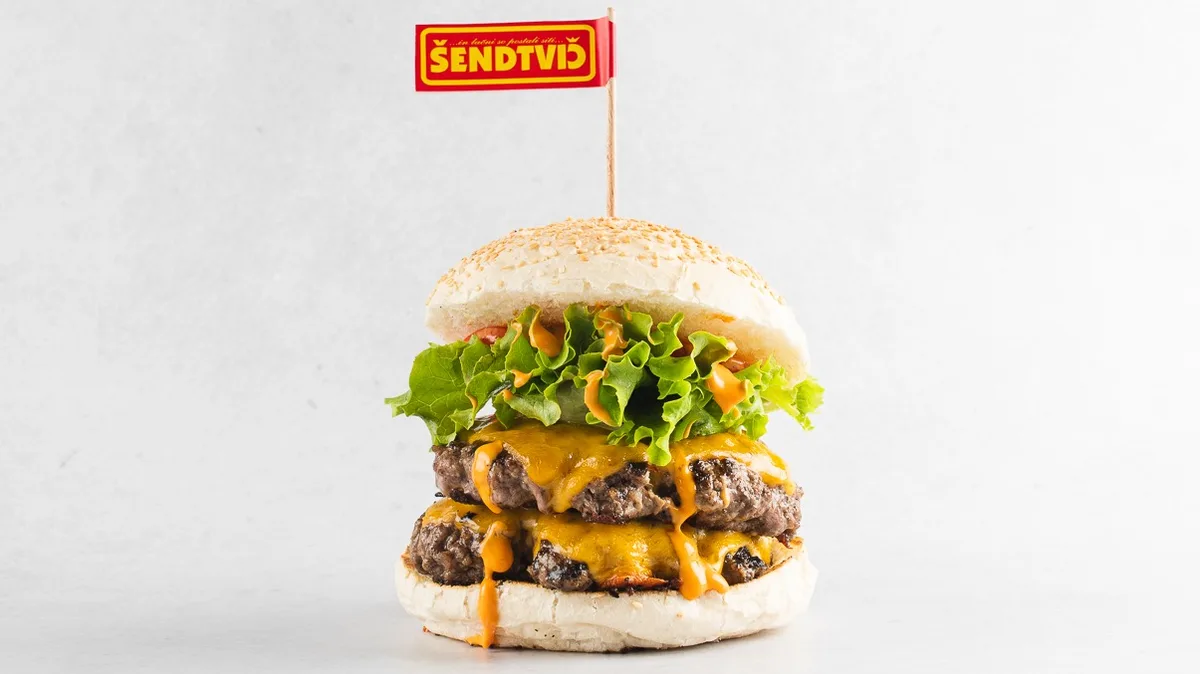 Šentviški enojni burger