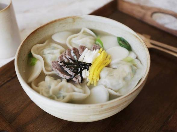 Dumpling Soup 떡만두국